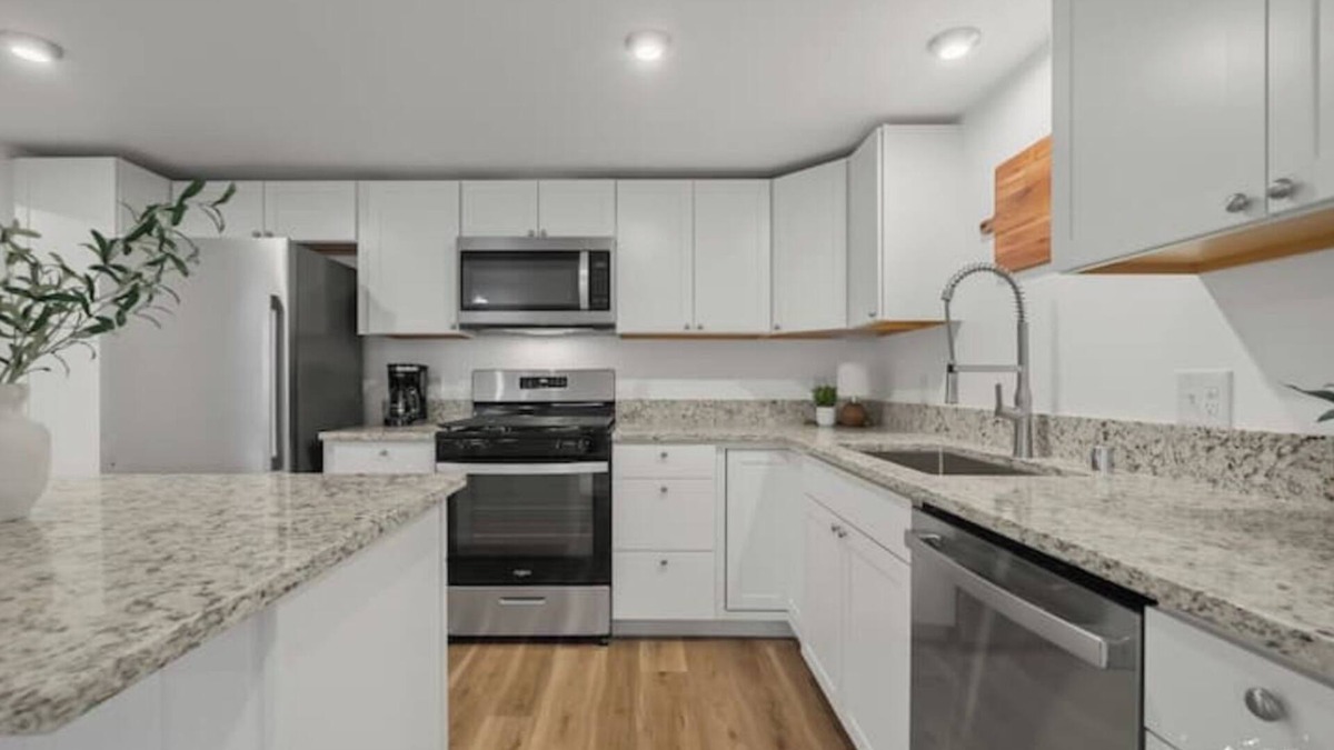 University Area Apartment | UMED Polar Bungalow