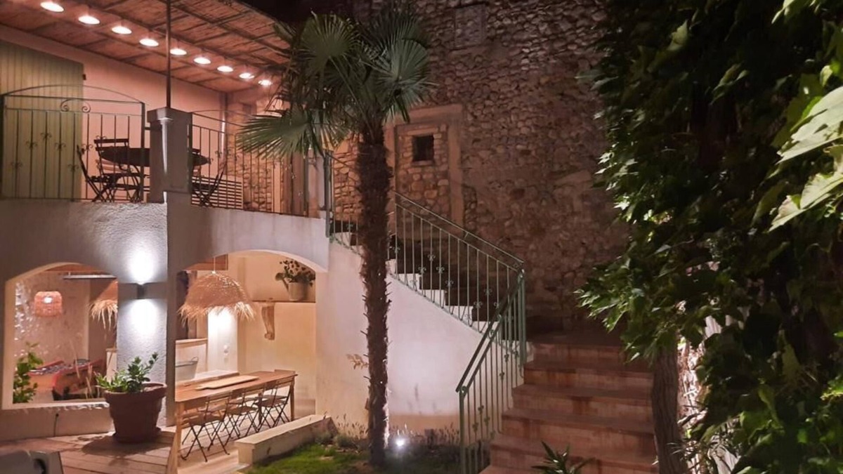 Valreas House | Un Havre de Tranquillité,