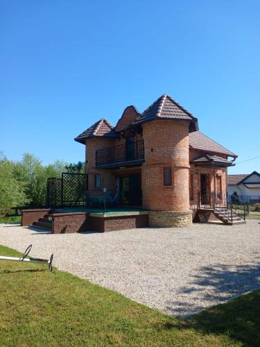 Bosanska Dubica House | Una, Home on river bank