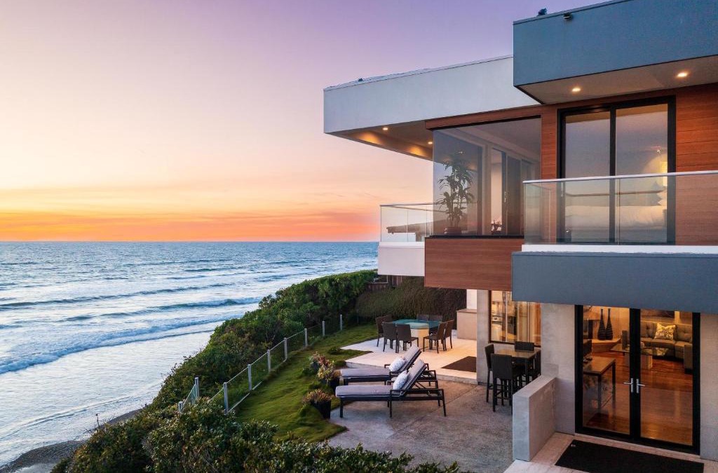 Encinitas House | Unbeatable Location - Steps to Moonlight Beach