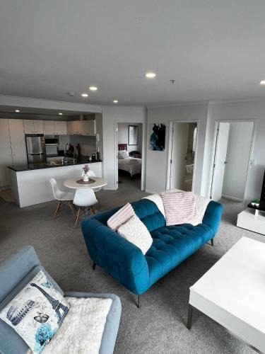Auckland Central Business District Apartment | Unbeatable location with FREE parking-Limited offer