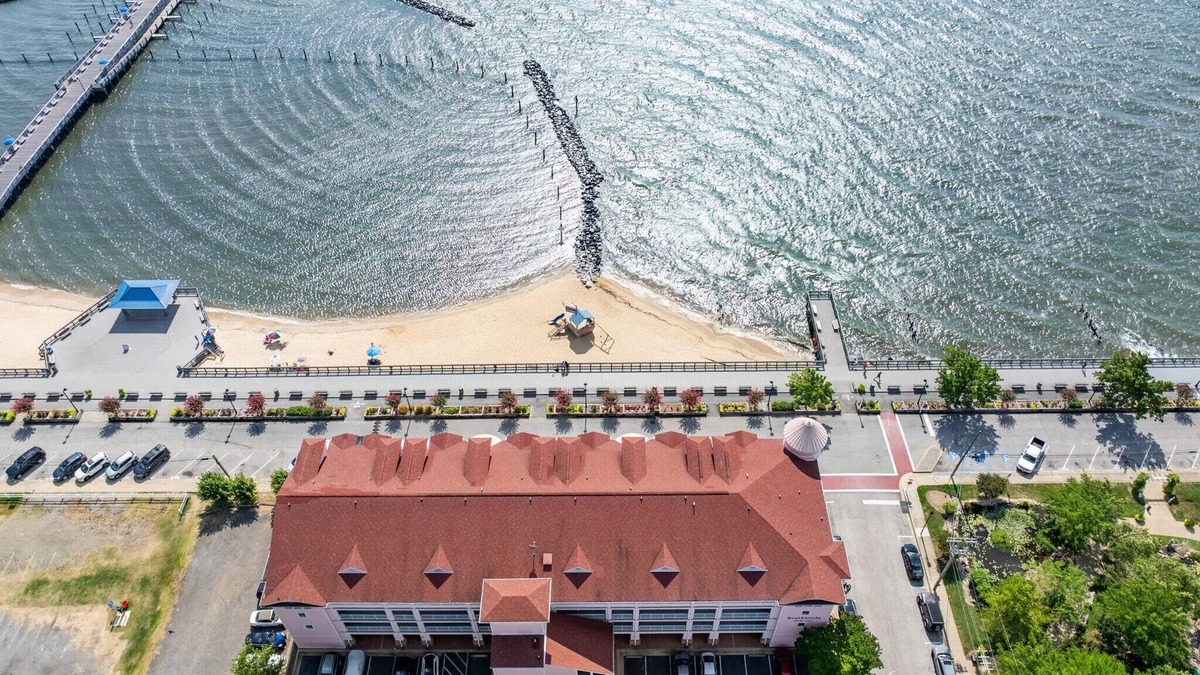 North Beach Condo | Unbelievable beach views for 6