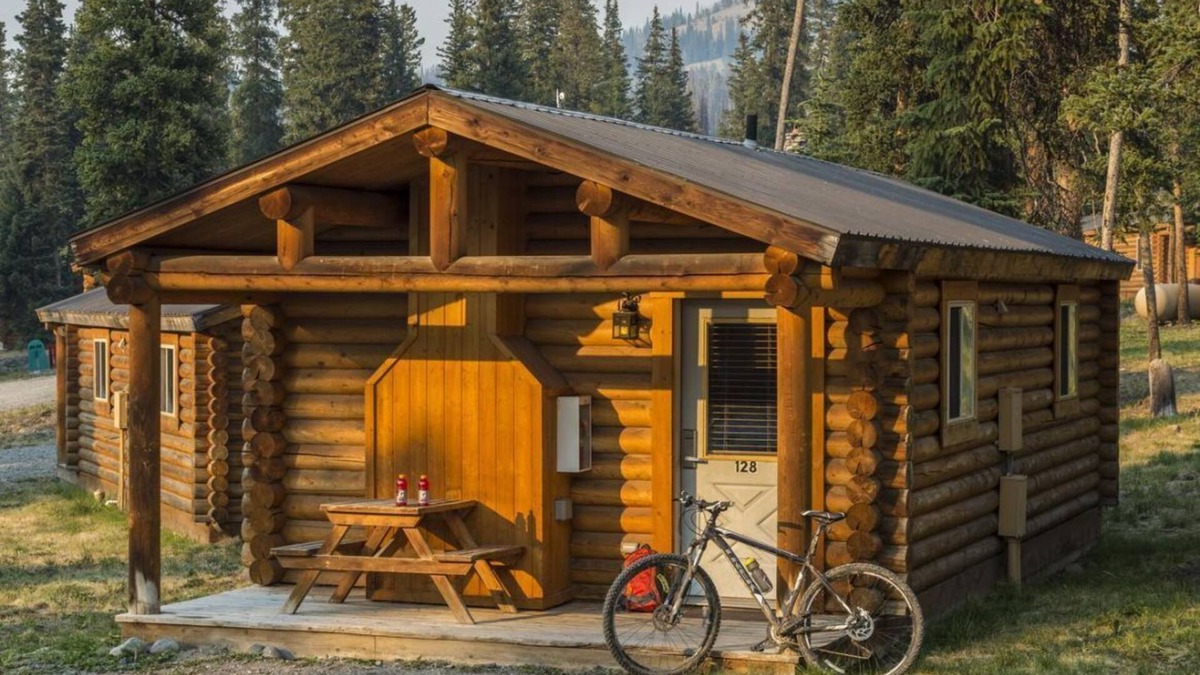 Moran Cottage | Unbelievable Discovery! Three Amazing, Spotless Wooden Cabins!