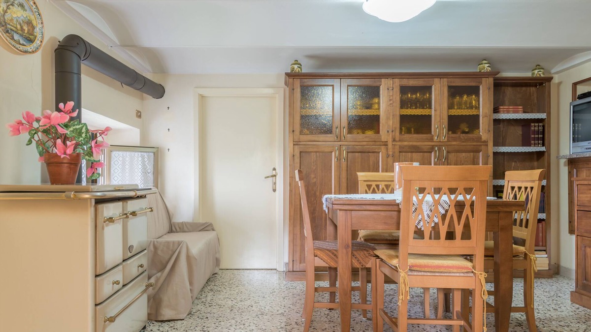 Citta Sant'Angelo Apartment | UNDER THE BOREA DOOR