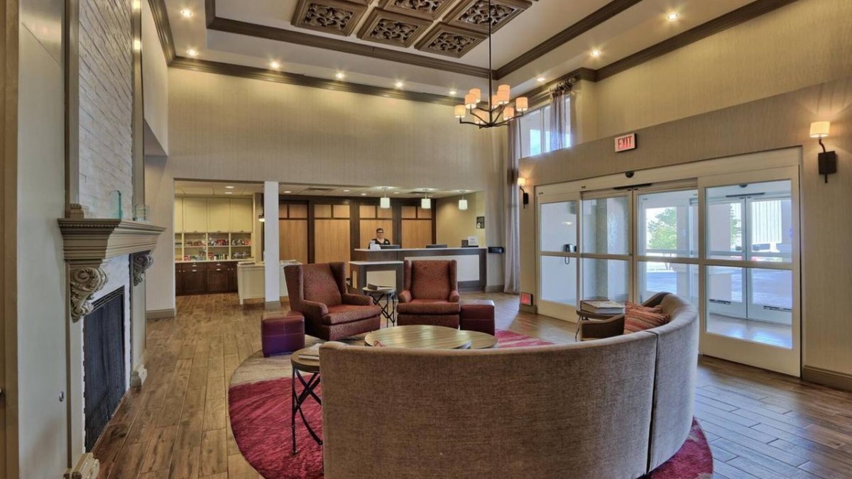 Albuquerque Apartment | Unforgettable Stays in Albuquerque! Pets Allowed, Free Breakfast, Full Kitchen!