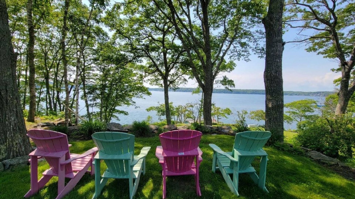 East Boothbay House | Unforgettable Waterfront Retreat: Featured on PBS, Perfect for Families & Friends!