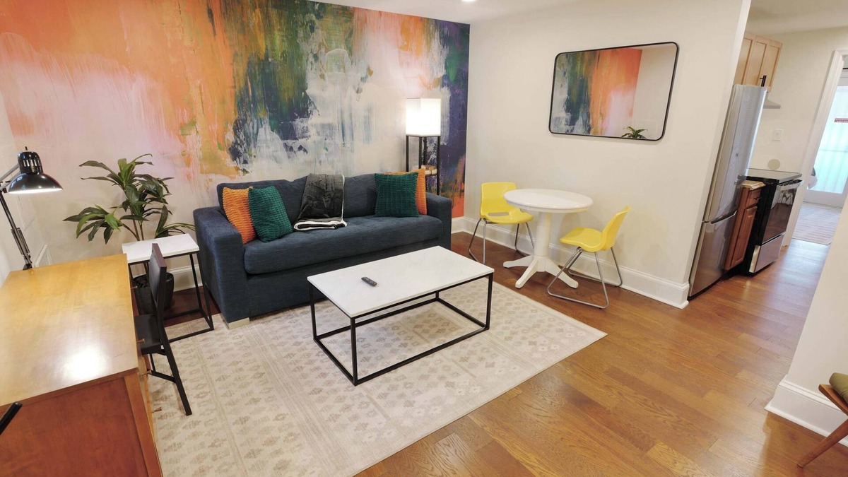 Stanton Park Apartment | Union Hub - Steps 2 Station, Mall, with Parking