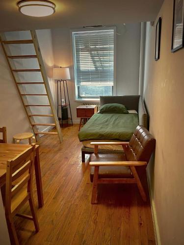 Gramercy Apartment | Union Square Studio 4 with Shower - Shared toilet