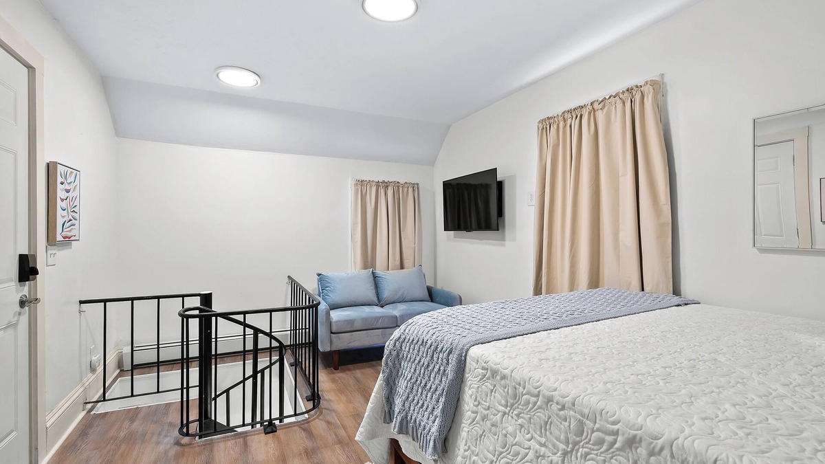 Battle Creek Apartment | Unique 2-Story Studio Apartment - Walk To Downtown