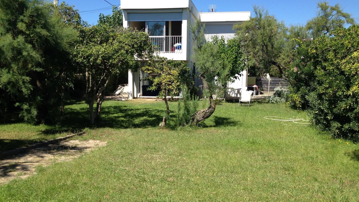 Frontignan Villa | UNIQUE 200m2 seafront villa with direct sea access via a 1000m2 garden