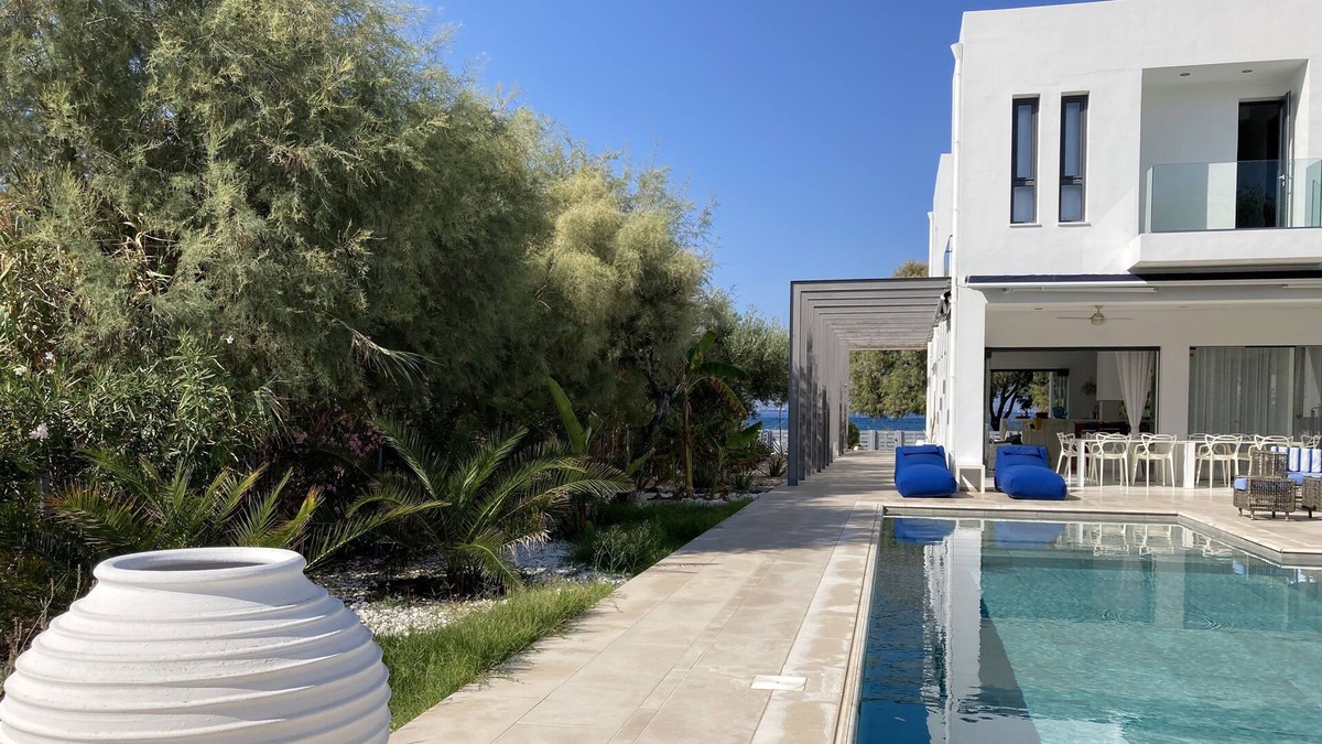 Vagia Villa | UNIQUE: Architect villa on the beach