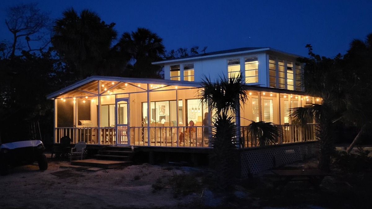Naples House | UNIQUE BEACH TO BAY ISLAND GETAWAY, KEEWAYDIN AND FLORIDAS FINEST BEACH.