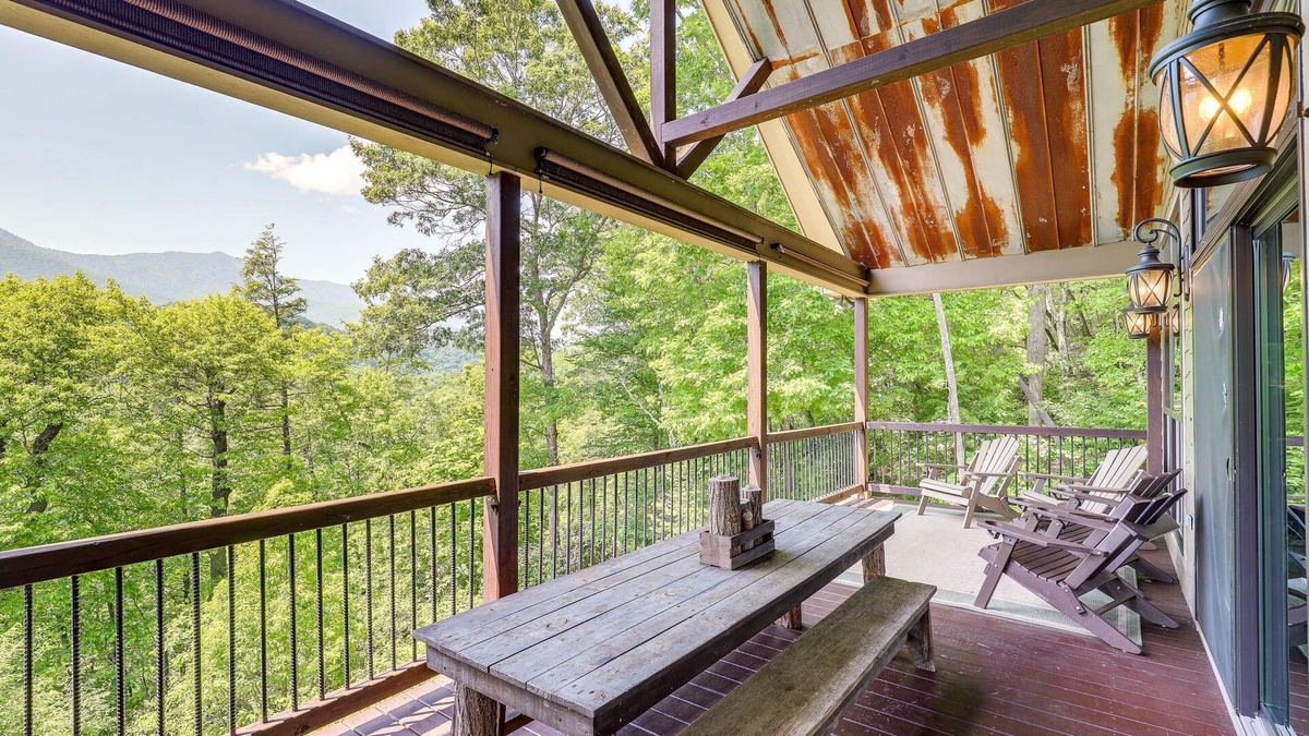 Burnsville House | Unique Burnsville Home w/Mountain Views + Deck!