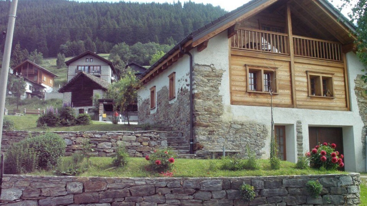 Faido House | Unique charm chalet in the valley.