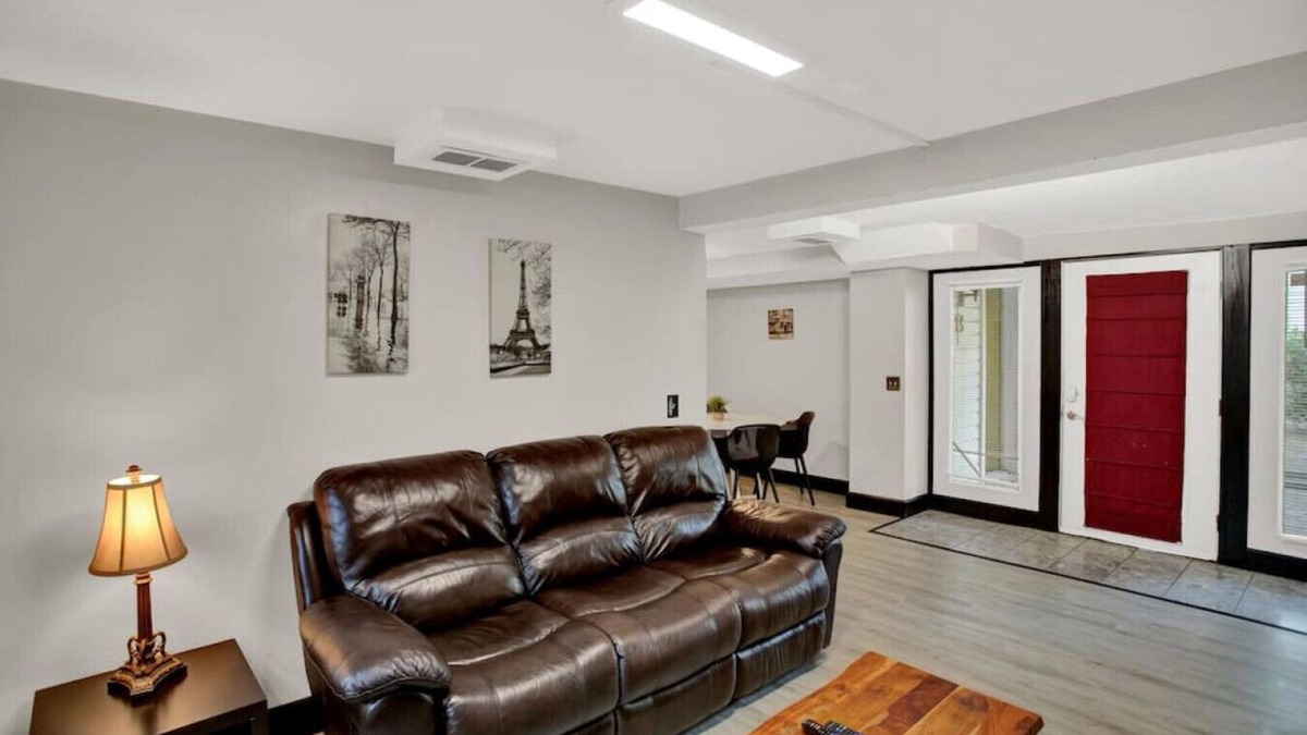Gainesville Apartment | Unique Downtown 2br 2ba close to everything Apt.B