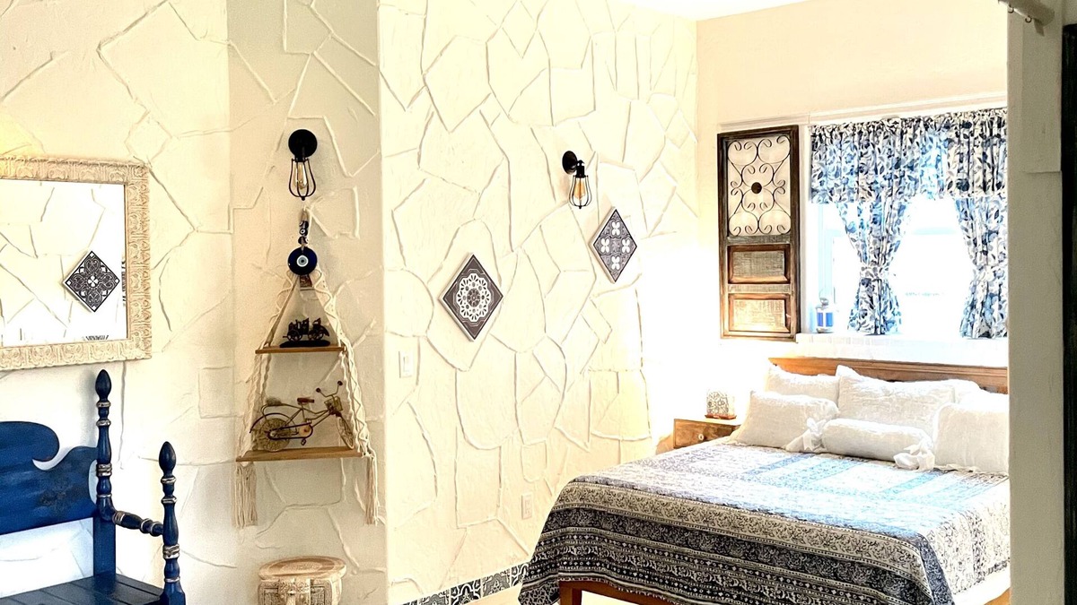 Pinellas Park Bed & Breakfast | Unique Experience at Neems Paradise❣️