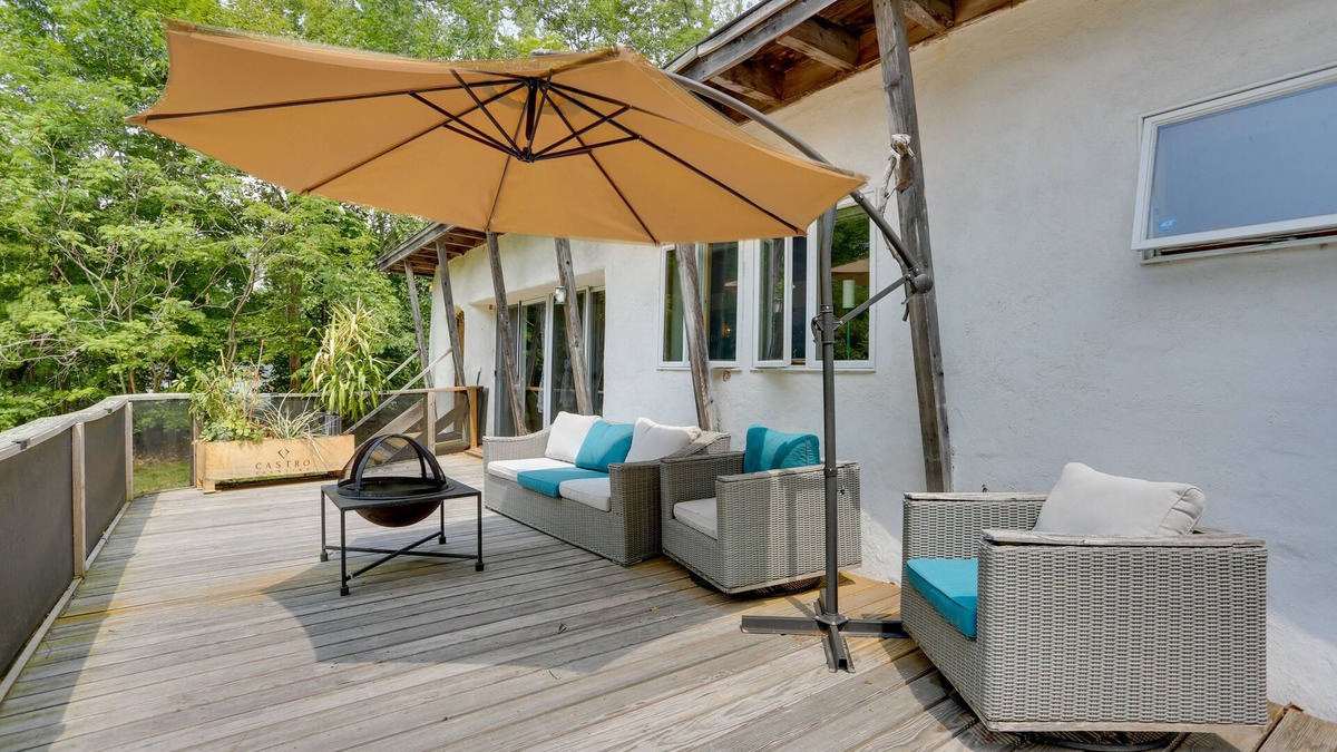 Ferndale House | Unique Ferndale Retreat: Sauna, Deck & Home Gym!