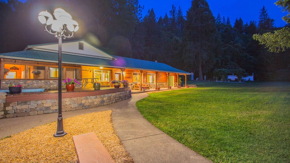 Lakehead Cabin | Unique Former Fly Fishing Lodge