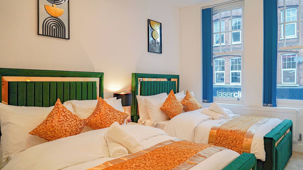 Northcote Apartment | Unique Gem Block Apartment in Central London