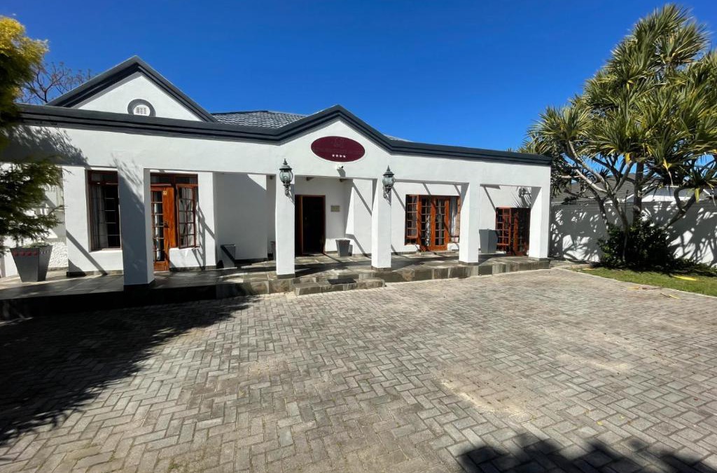 Walmer Cabin | Unique Guest House