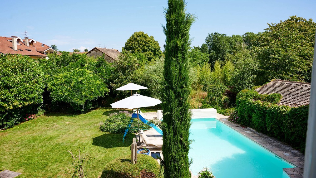 Veigy-Foncenex House | Unique house in Veigy with swimming pool, photo studio 2min from Geneva