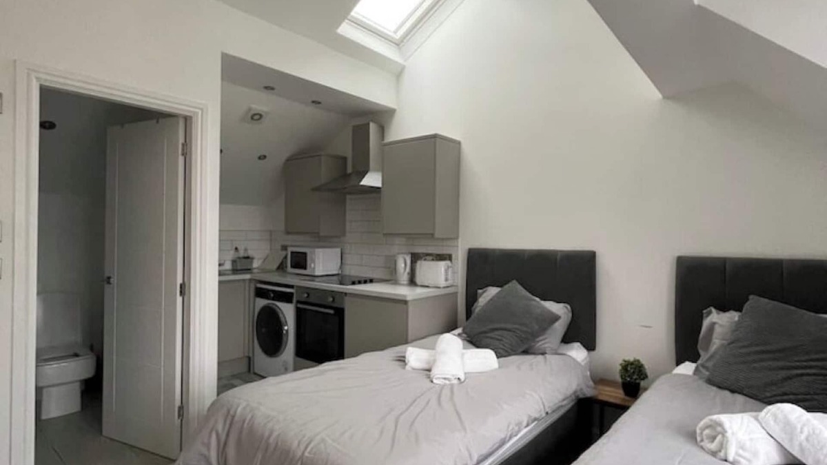 Manchester Apartment | UNIQUE Loft 8min to CITY★Work&Leisure★FREE Parking