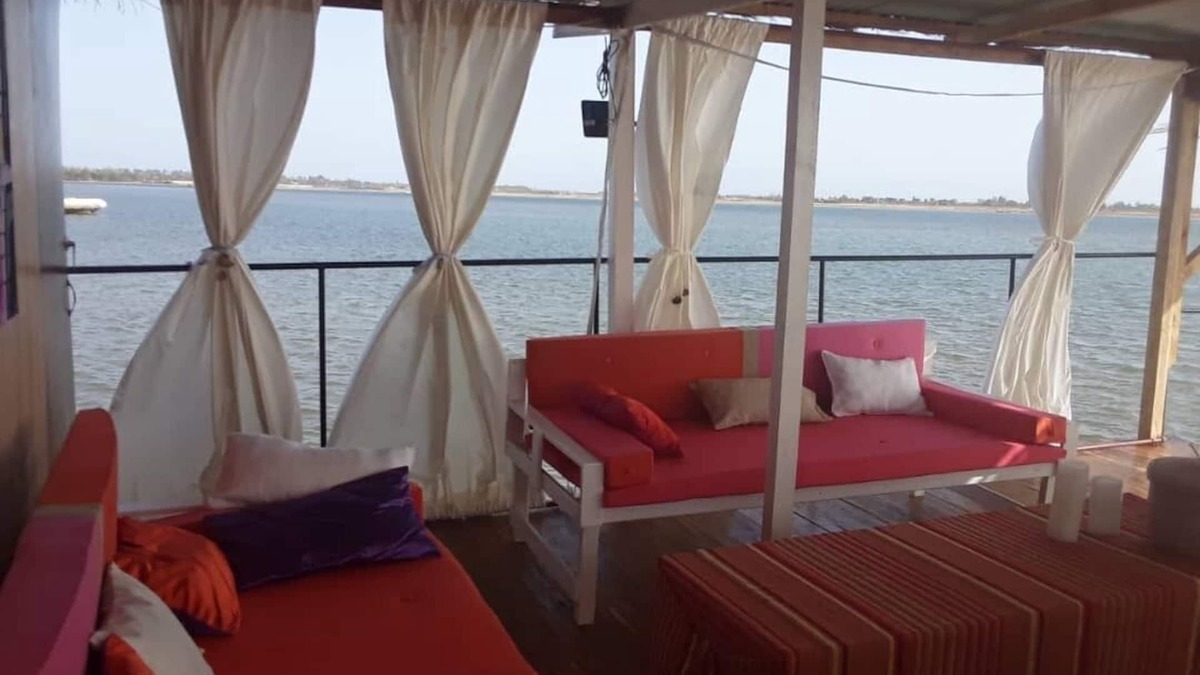 Ndangane Boat Rental | Unique Maison Flottante eco Lodge Dans un Décor de Reve
