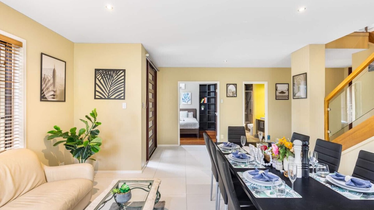 Stretton House | Unique&Modern 4BR House for Your Getaway @Stretton