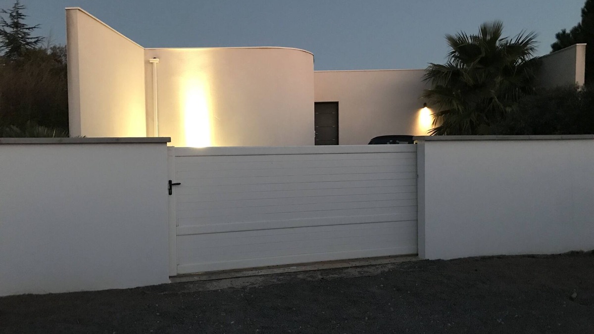 Marseillan Villa | Unique Modern Villa in Marseillan with private heated pool, four bedrooms and AC