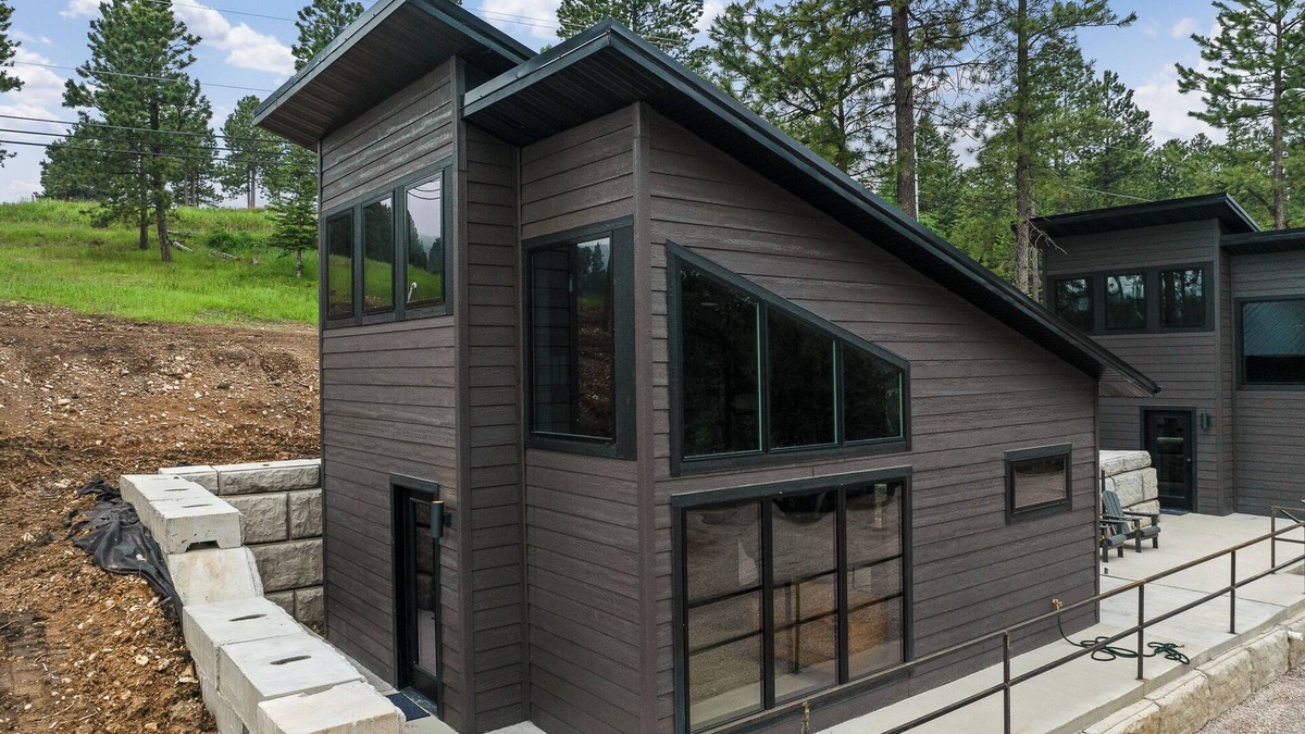 Deadwood Cabin | Unique Open Living New Cabin 2 Miles to Deadwood! 1/4 Mile off Hwy!