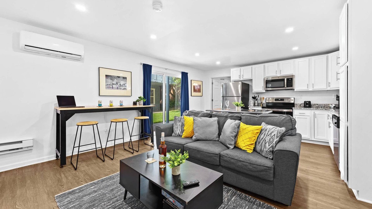 Phoenix Hill Apartment | Unique Re‑Nu Eco Stay! Work-Friendly w/Wifi | #5