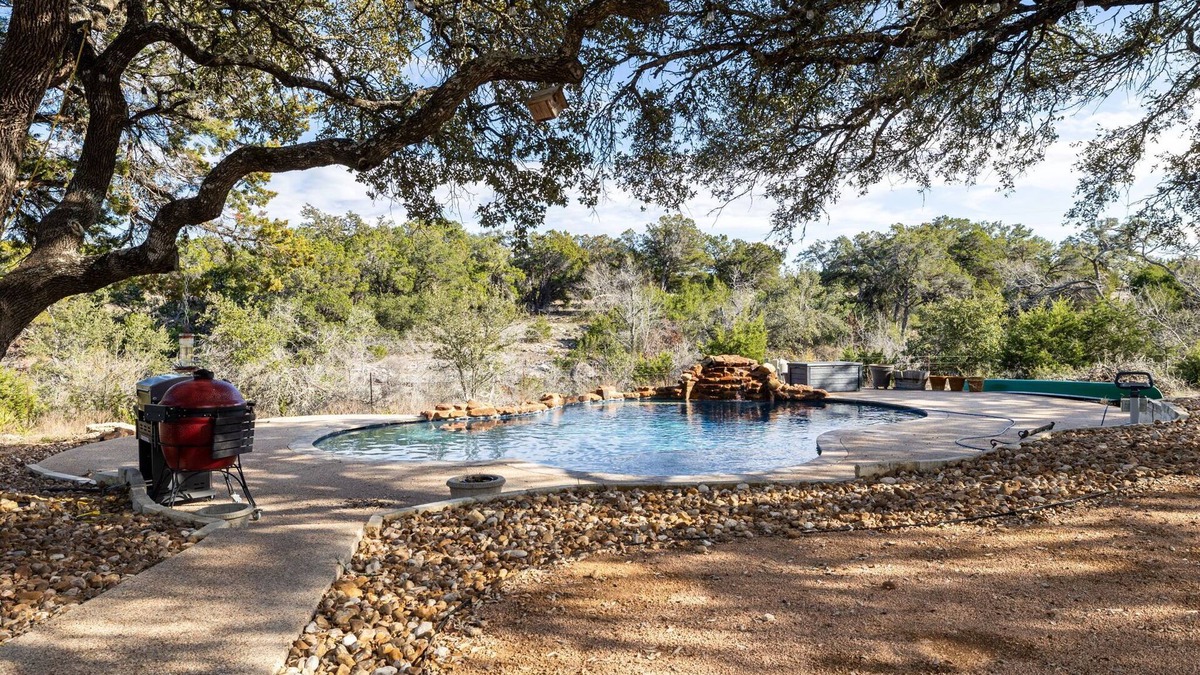 Dripping Springs House | Unique Victorian Home*Pool*Pets*Firepit