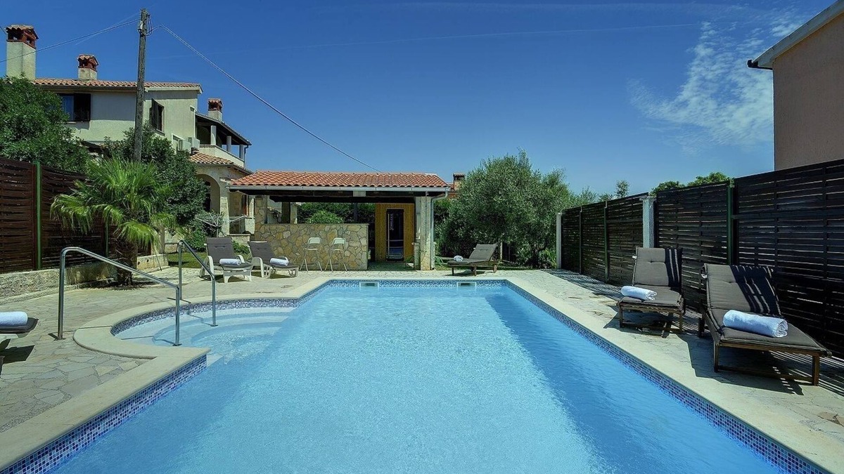 Liznjan House | Unique villa 1 km to beach with private pool