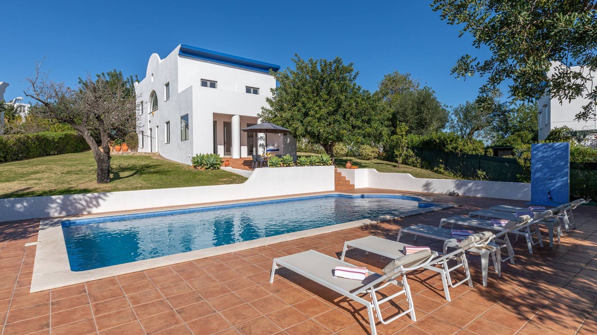 Tavira Villa | Unique villa with large private pool, large garden with complete sea view