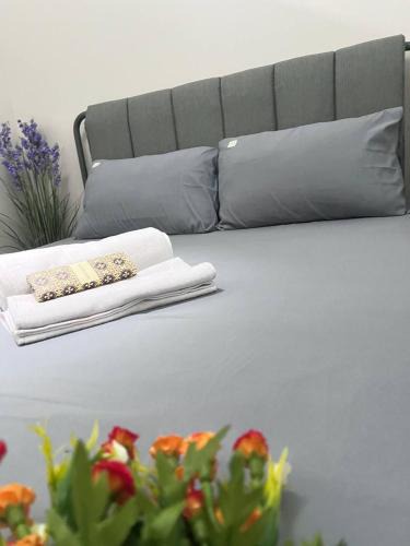 Barangay 76 Hotel | Unistay SHORE 3 Pool view w Balcony near MOA