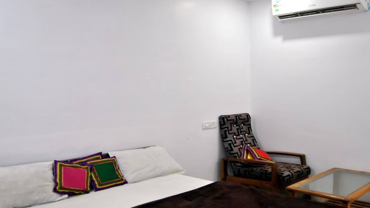 Jabalpur House | Unit 1 DELUX Beautiful and clean room for rent