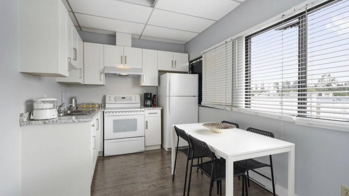 Aldergrove Apartment | UNIT 200B- Comfortable apartment with a full kitchen