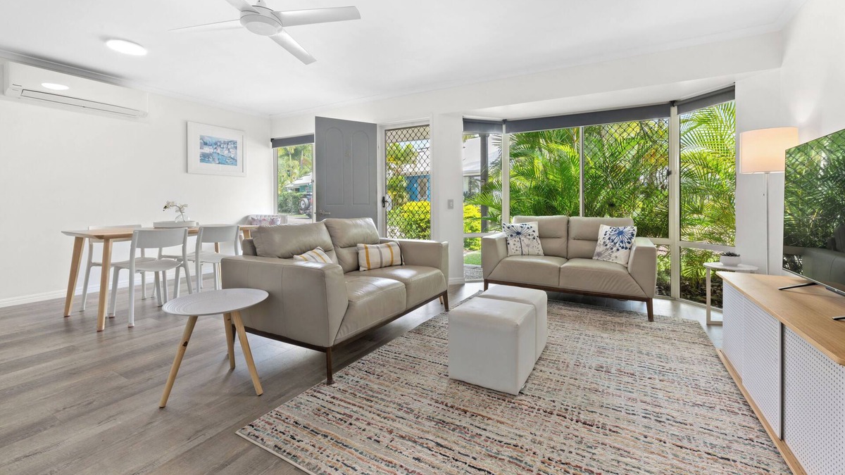 Noosaville Villa | Unit 21 - 2 Bedroom Villa in Tropical Resort in Noosaville