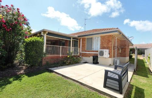 Bargara Villa | Unit 35 Lakeview Park Bargara