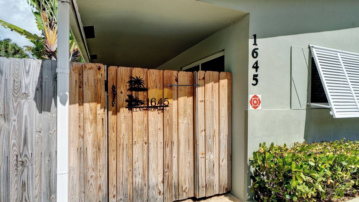 Middle River Terrace Apartment | Unit 4 - Cozy apartment in Fort Lauderdale
