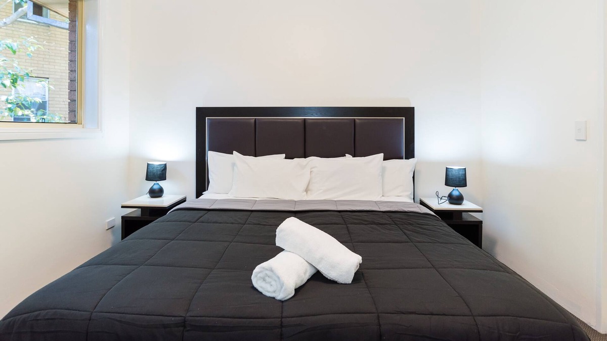 Eastwood Apartment | Unit 9-1 bedroom furnished apartment suitable for short & extended stays