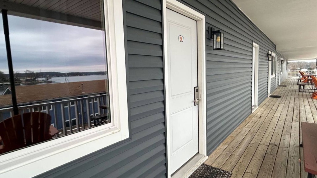 Lake of the Ozarks Condo | Unit 9-3 Bedrooms, 1 Bath, Offering a Spectacular View