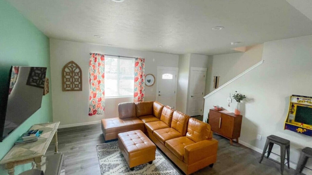 Spokane Apartment | UNIT B · Central 3/2, garage, private yard, walk to arena, EV charger