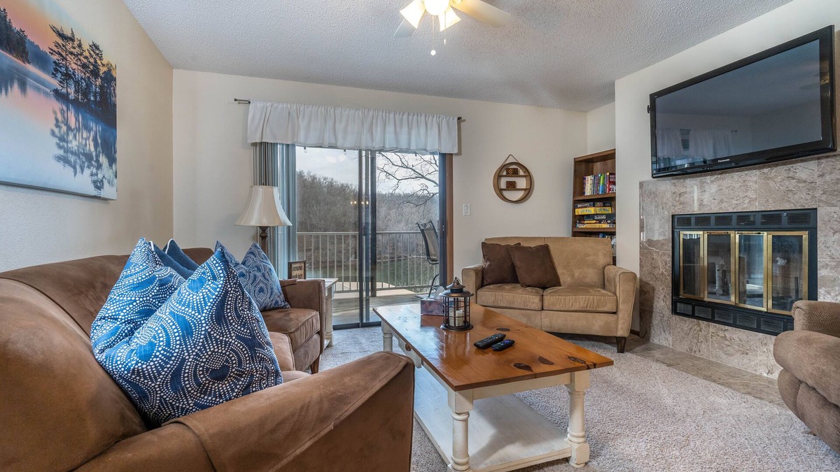 Osage Beach Condo | Unit B7 spacious 4bed/3bath condo perfect lakefront spot for family and friends