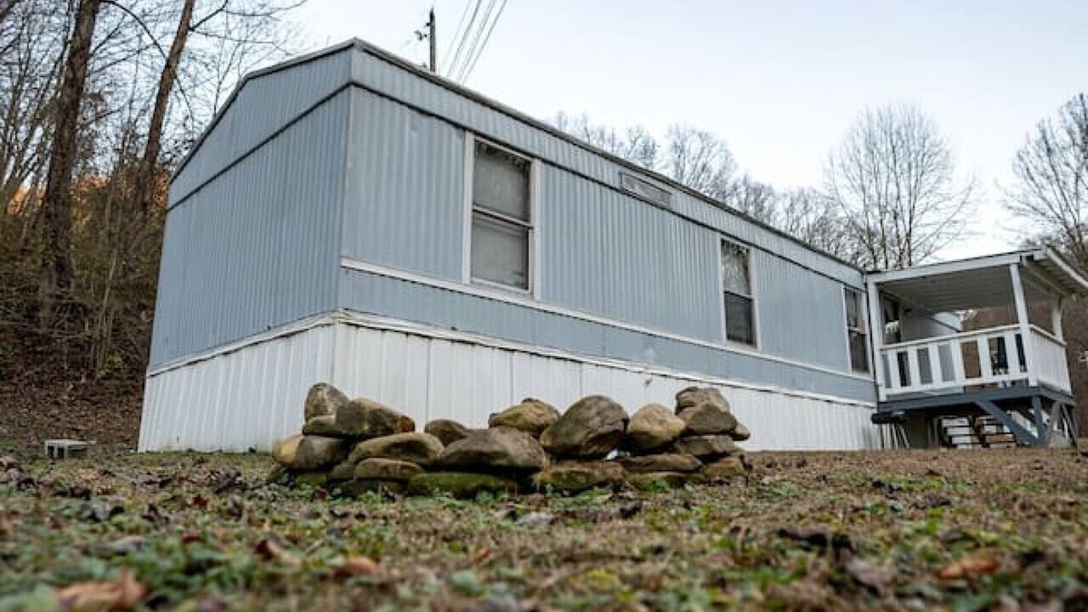 Red Jacket House | Unit D: 10 Sec Ride to Trail, Sleeps 6!