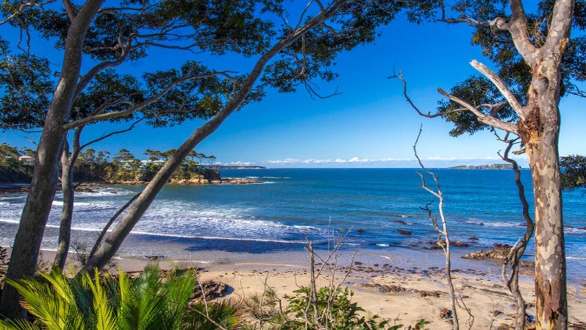 Denhams Beach Apartment | Unit Two in Denham Court- Stunning Beaches minutes away.