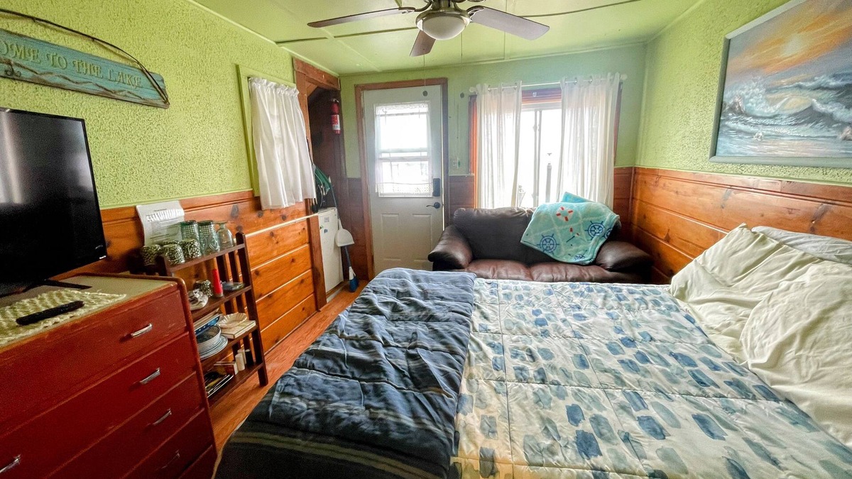 Northeastern Michigan Resort | Unit #3-The Lazy Fish- Stand alone motel room type cabin on the beach!