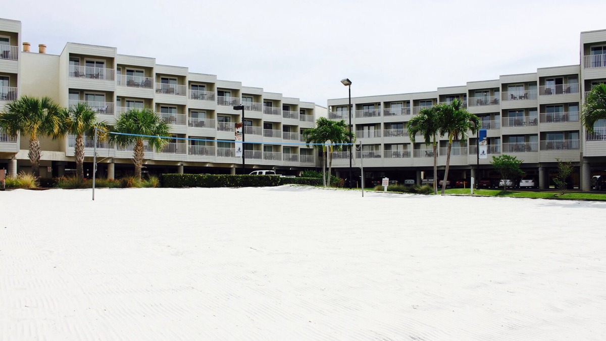 Rocky Point Hotel | Unit w/Pool View Balcony! Outdoor Pool, Parking, Near Tampa Bay History Center!
