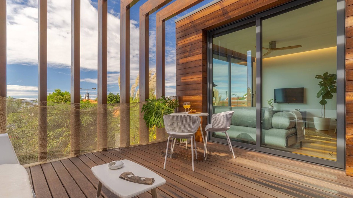 Jardim do Mar Villa | Unit with shared Pool and Sea Views At Hub Of The Village, Biologic Cropland