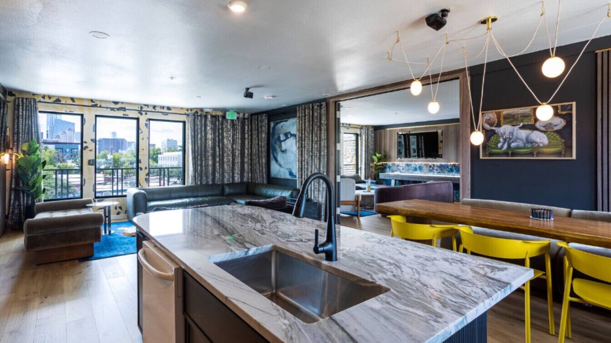 East Cesar Chavez House | Units 4+5 Inn Cahoots: 8BR/22Bed - Pool, Roofdeck, Garden Bars, Walk To Everything!
